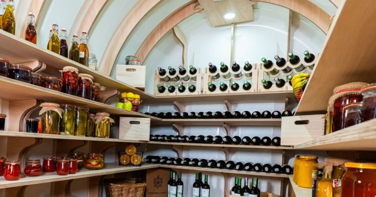 Piwniczka ogrodowa z laminatu – realizacja dla marki Vintara, 4CTS