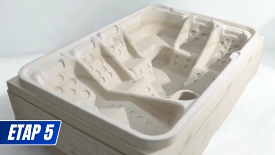 Gotowy model CNC jacuzzi po frezowaniu CNC – wzornik do produkcji formy kompozytowej