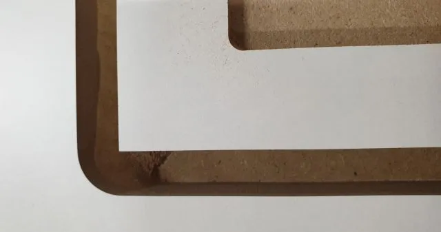 Front kuchenny MDF frezowany CNC, precyzyjny wzór, gładkie wykończenie.