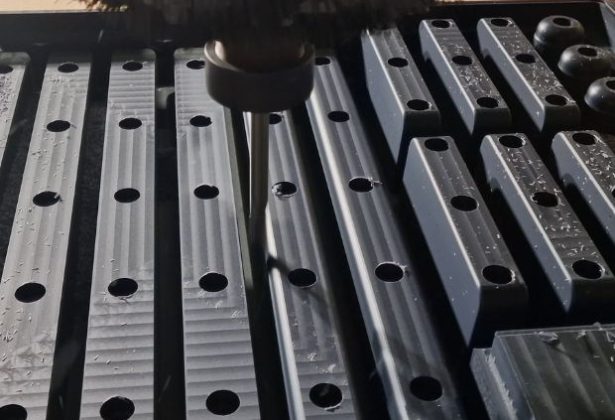 Frezowanie tworzywa sztucznego na maszynie CNC