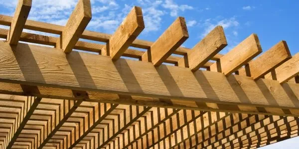 Konstrukcje do pergoli, altan i ogrodzeń – realizowane według indywidualnego projektu.